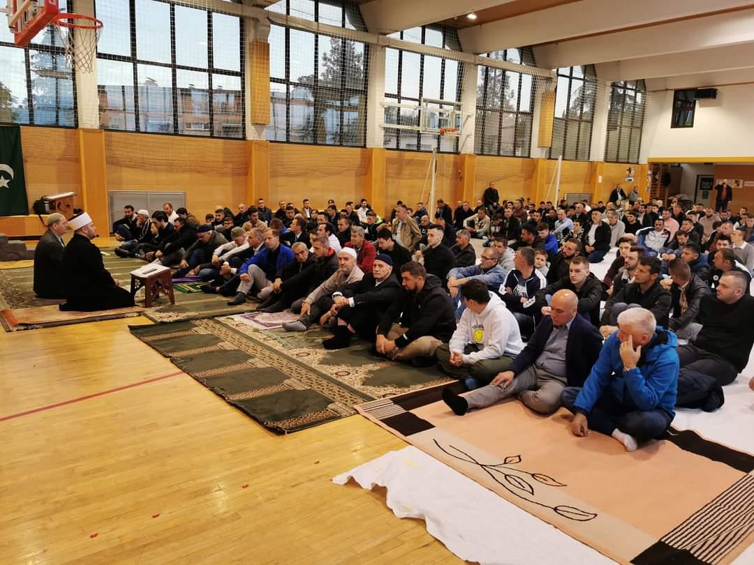 Immagine per Musulmani in festa per la fine del Ramadan, in 500 a Nova Gorica